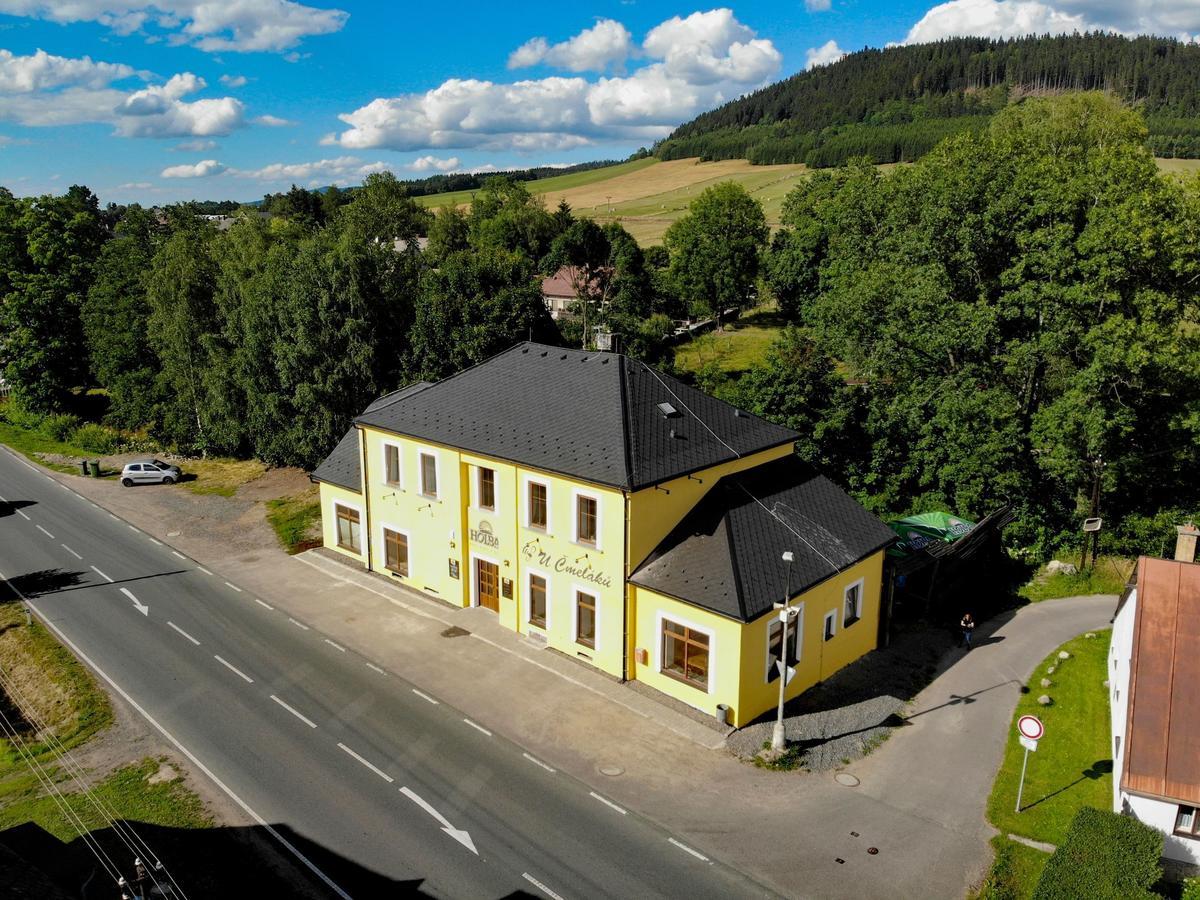 U Cmelaku Hotell Červená Voda Eksteriør bilde